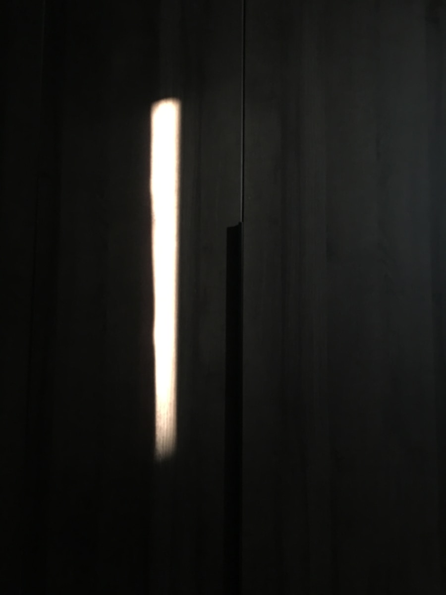 Photo Minimalist matte aluminum wall lamp