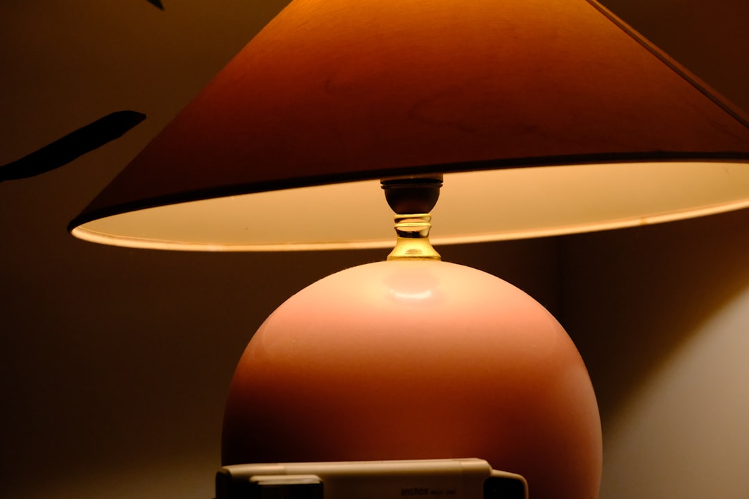 Photo Creamy Pear Table Lamp